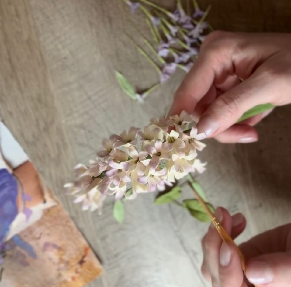 You are currently viewing The Process Of Flowers Painting