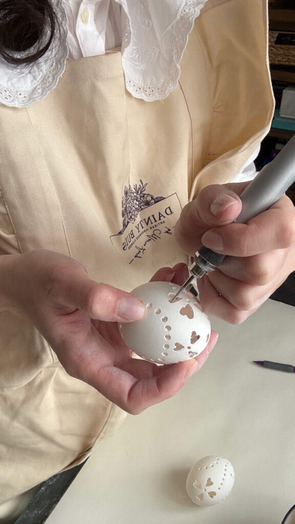 Carved eggshells with floral motifs