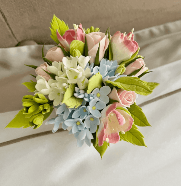 pastel mini flower bouquet