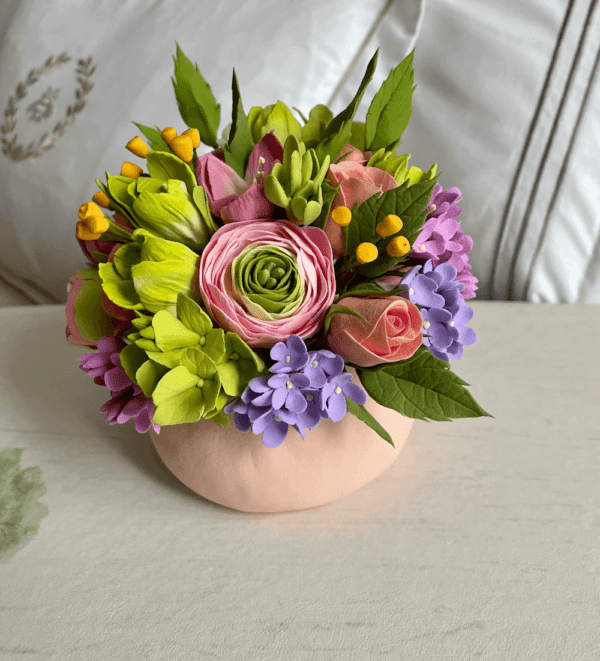 Mix of flowers with ranunculus