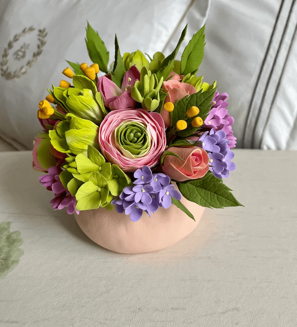 Mix of flowers with ranunculus