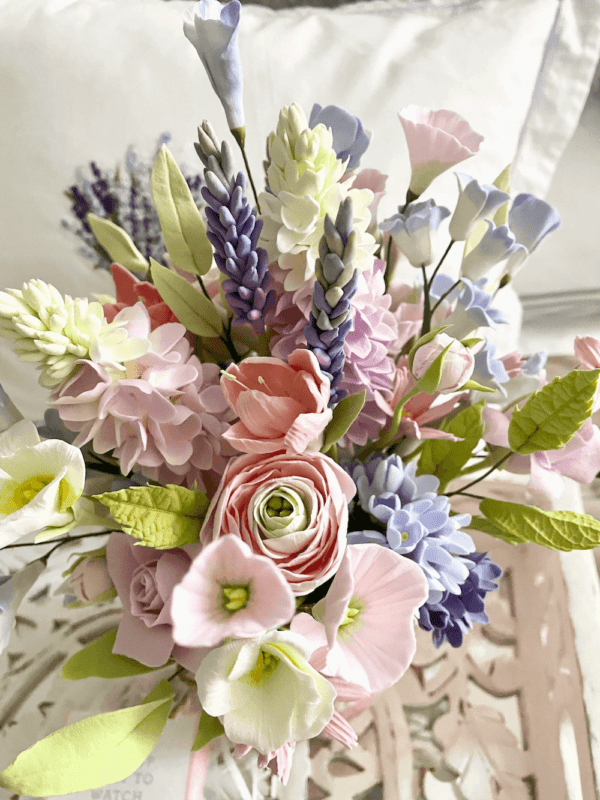 Pastel modern flower bouquet